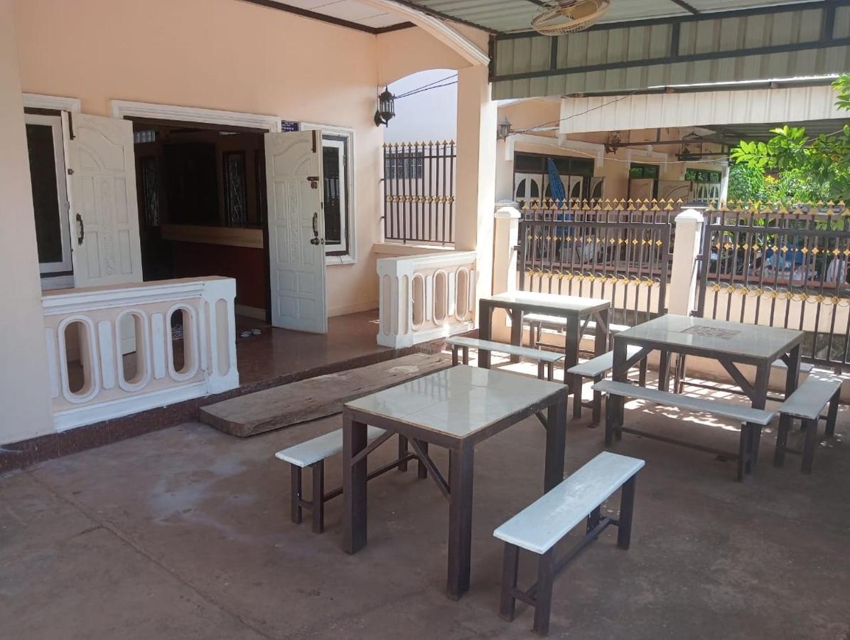 Bolaven Trail Guesthouse Pakse Exterior foto